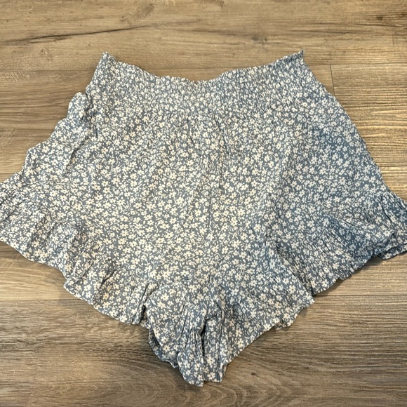 New Look Ruffled Shorts Blue Floral - Picture 3 of 6